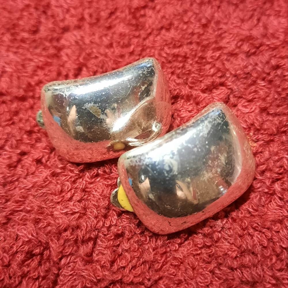 Vintage silver tone earrings